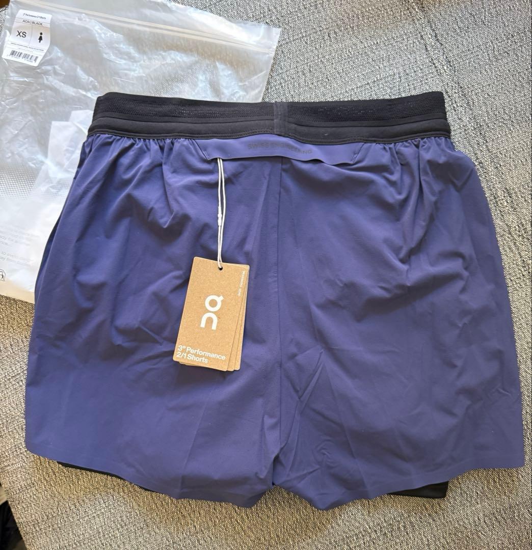 on 3パフォーマンス2/1ショーツ　xs 新品　オン　ランニング