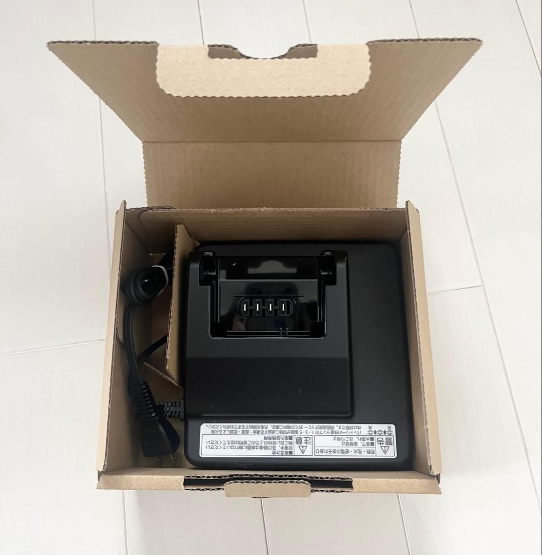 新品　未使用　Panasonic 電動自転車バッテリー充電器 NKJ075Z
