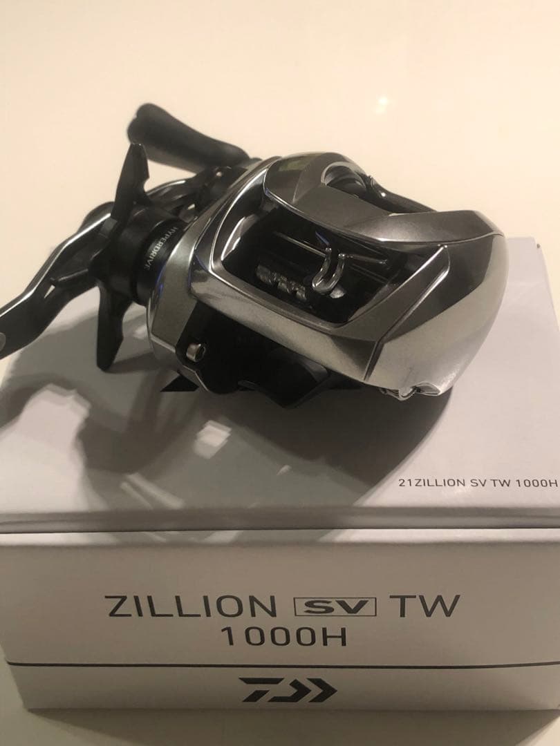（未使用）ダイワ 21ジリオンSV TW1000H(右ハンドル)