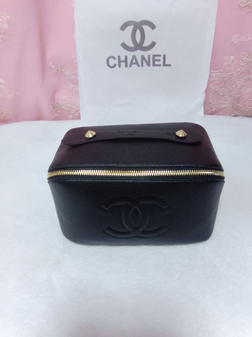 CHANEL ノベルティ ブラックレザー ポーチ