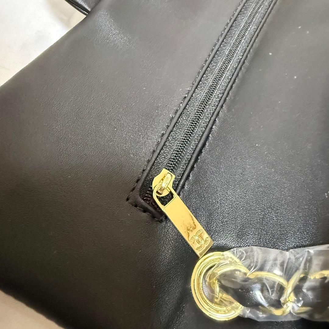 CHANEL ゴールド金具 ブラック ショルダーバッグ VIPギフトノベルティ