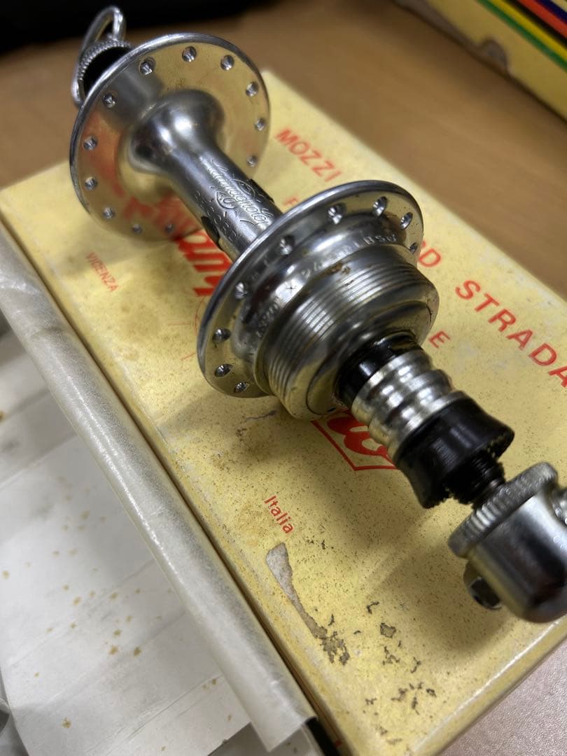 ビンテージ カンパニョーロ ハブ Campagnolo Record Hubs
