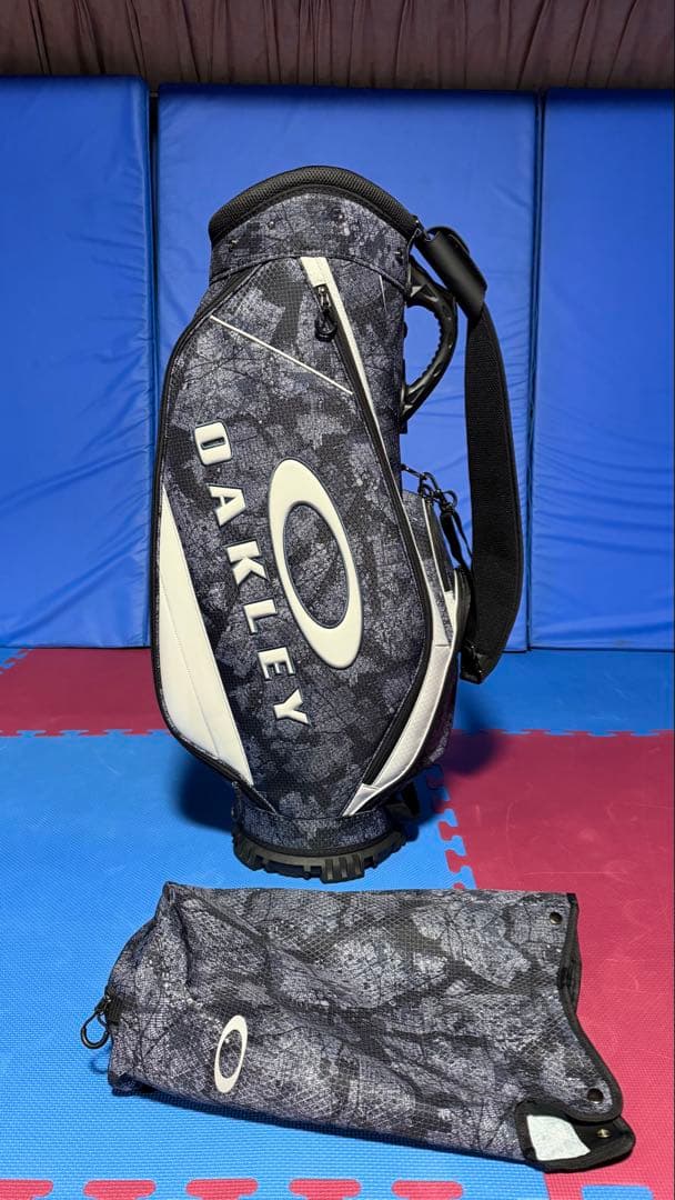 Oakley Golf Bag 18.0 キャディバッグ ブラック／グレー