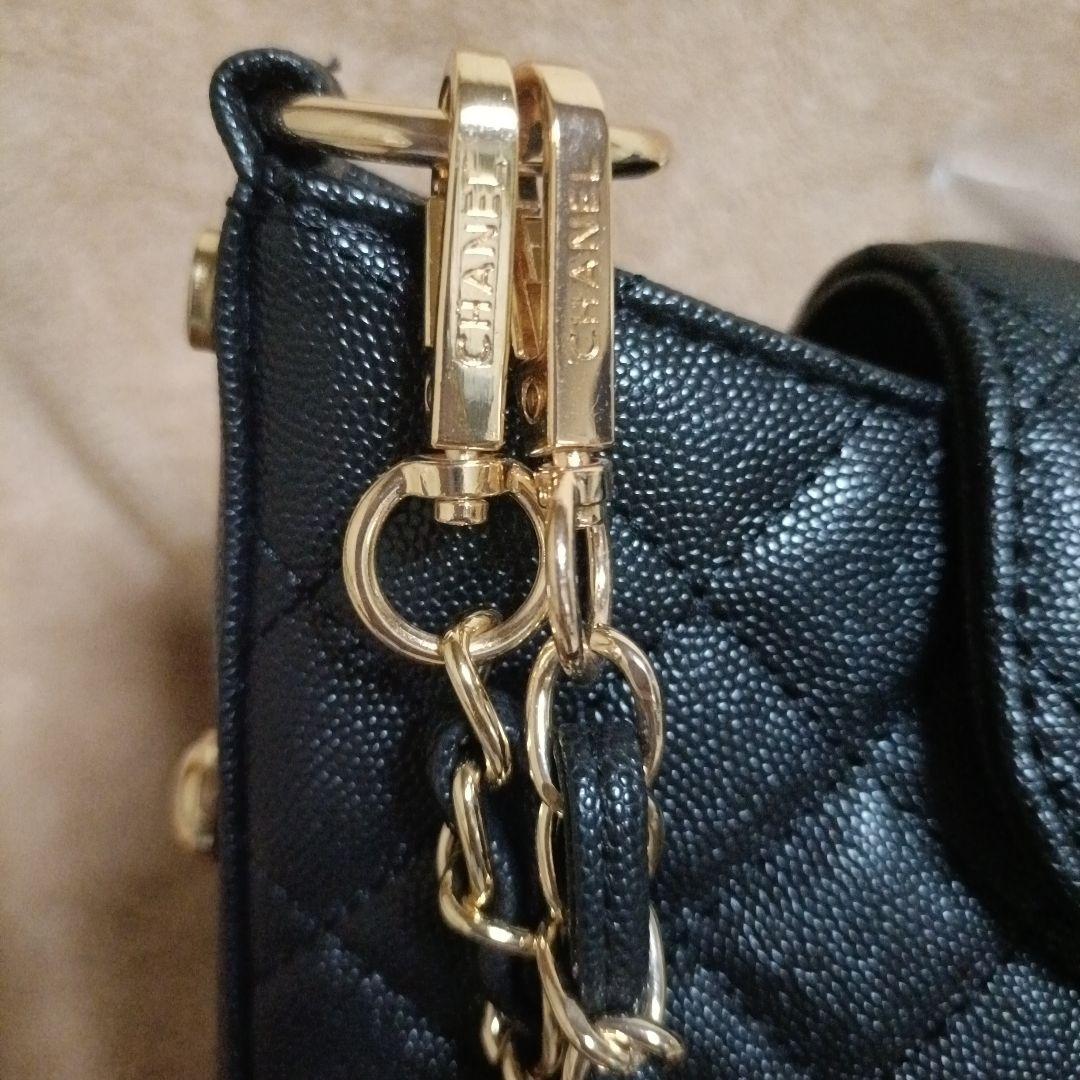 CHANEL ノベルティ ブラックレザー ハンドバッグ