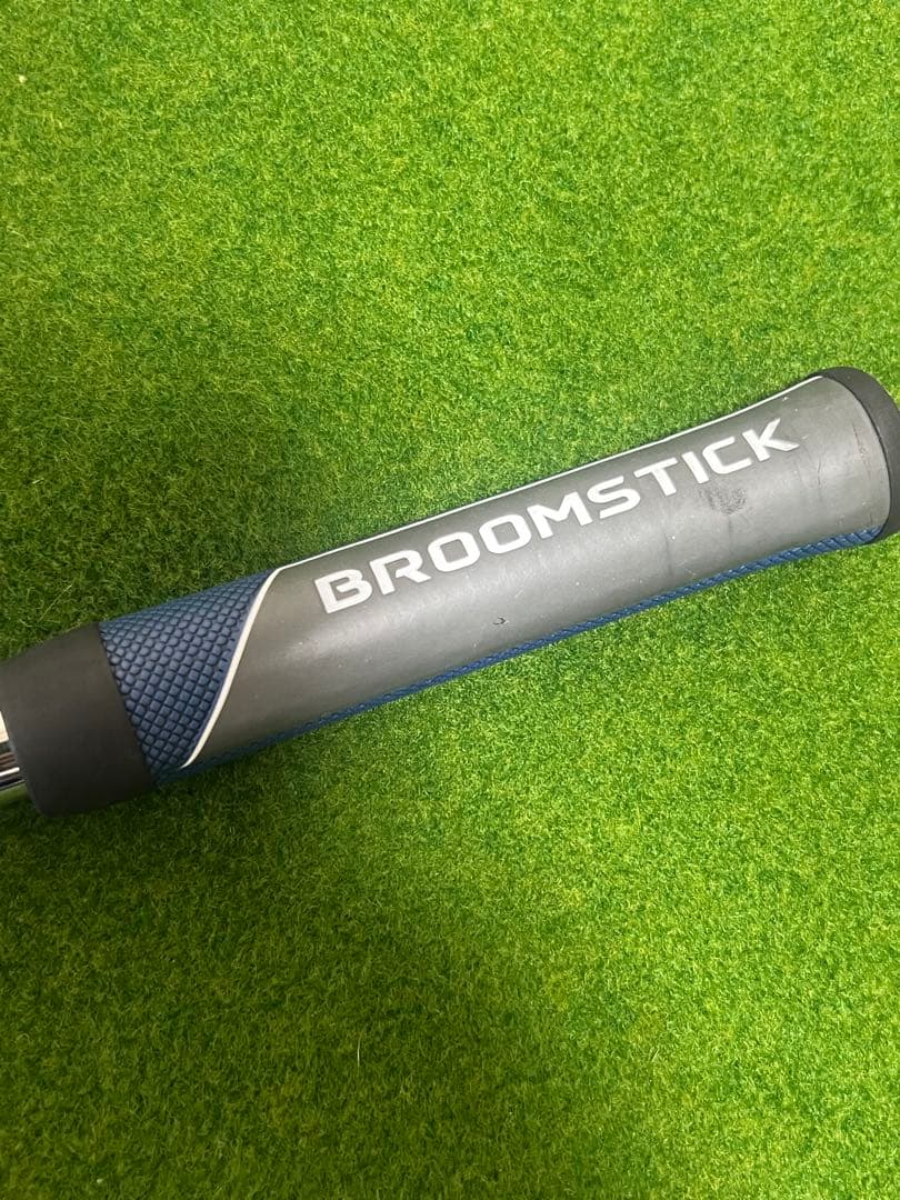 ODYSSEY 2-ball Ten Broomstick 長尺　ホワイトホット