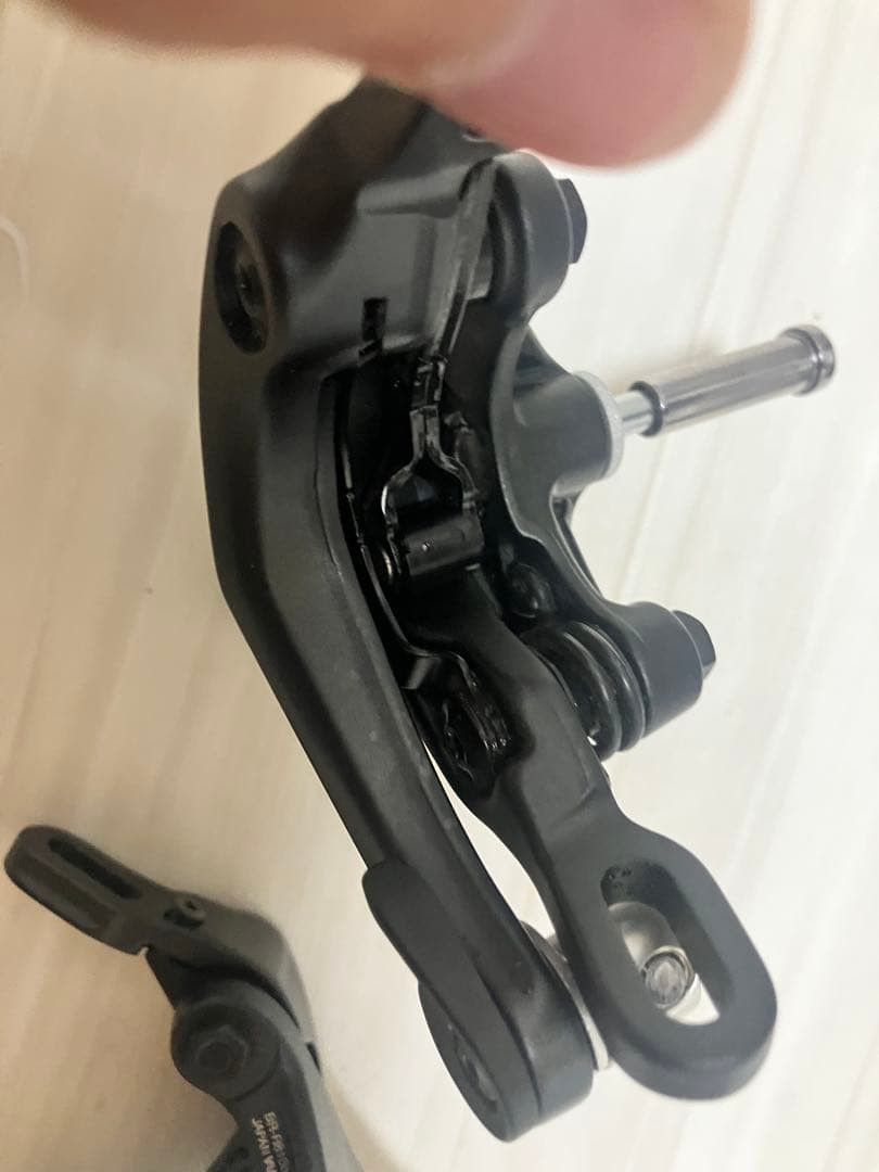 シマノ　R8100 リムブレーキキャリパー　前後セット　ブレーキシューなし