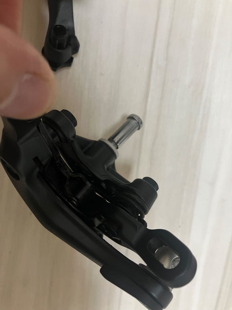 シマノ　R8100 リムブレーキキャリパー　前後セット　ブレーキシューなし