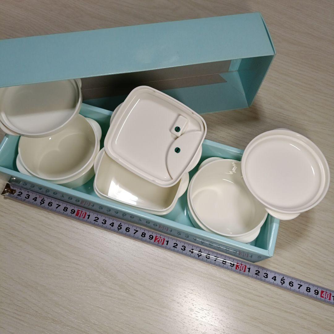 ピーターラビット　日本製　プラスチック容器