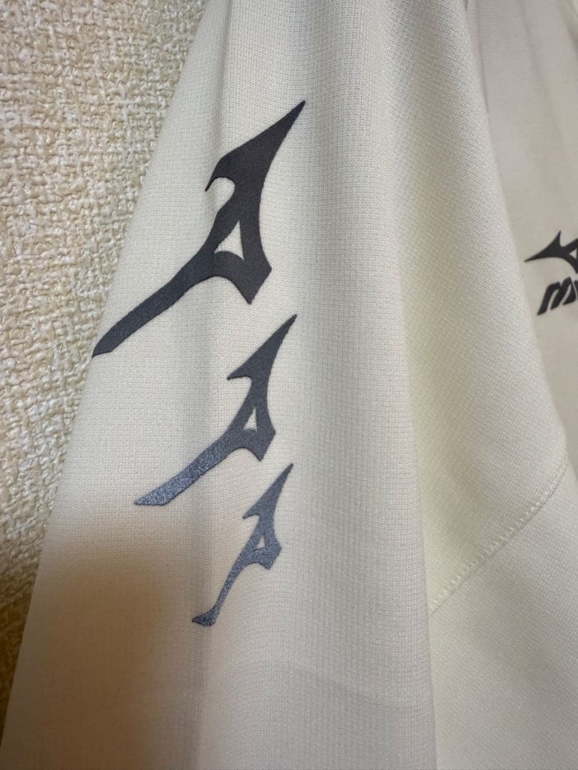 【新品タグ付き】MIZUNO（ミズノ）トレーニングジャケット Oサイズ ホワイト
