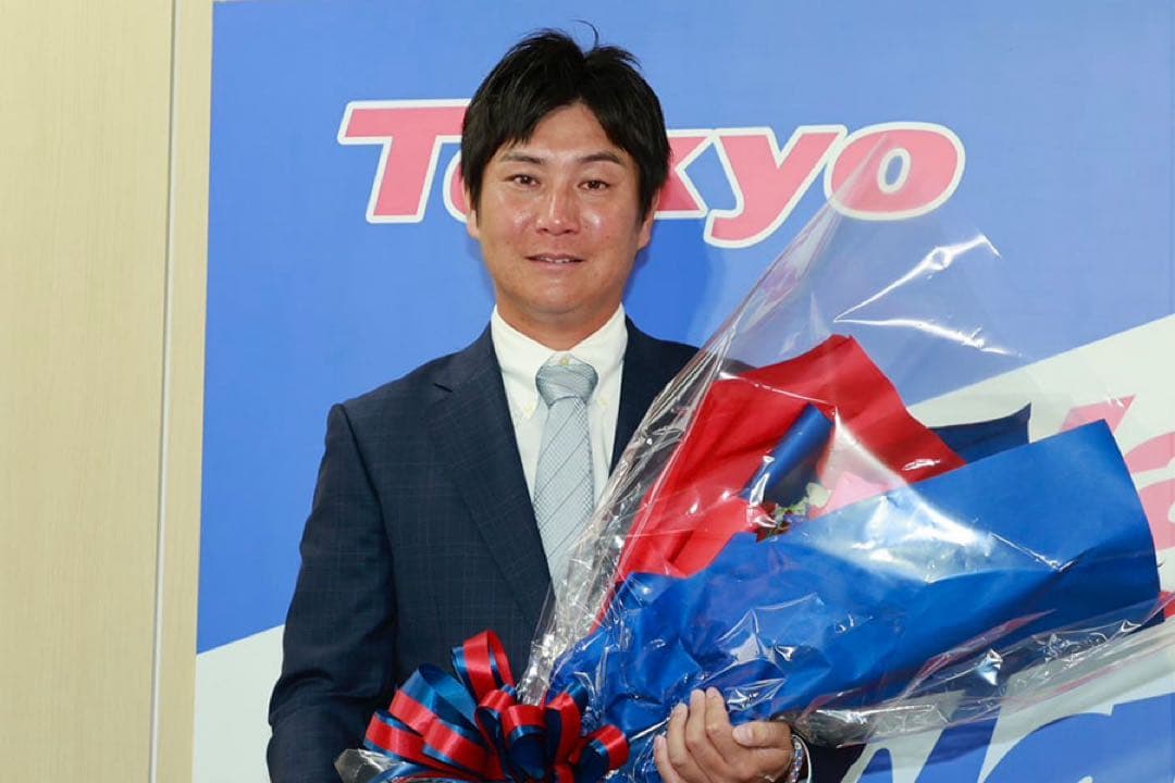 新品未開封 川端慎吾 引退 記念ユニフォーム Ｌヤクルトスワローズ　正規品