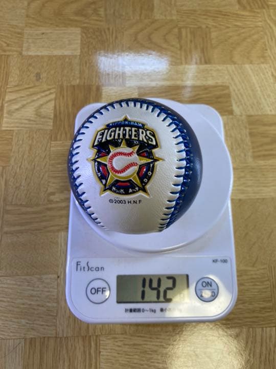 サイン入りボール3個とオマケ1個