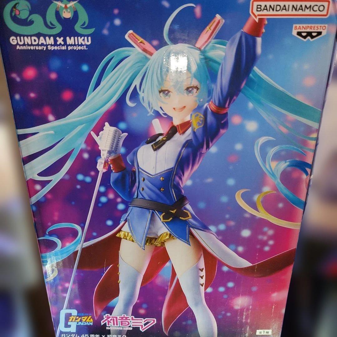 これです！初音ミクアルベドホロライブ等9点セット　#白るまんどのフィギュア