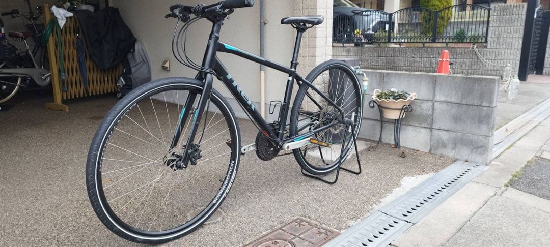 クロスバイク　TREK 引取り限定