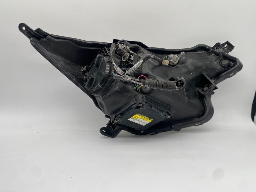 トヨタ ラクティス NCP120系 純正HIDヘッドライト左右