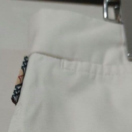 バーバリー　メンズカジュアル　綿パンツ　オフホワイトSize79 ー73