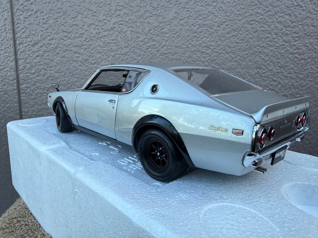京商NISSAN SKAYINE 2000GT-R(KPGC-110)シルバー