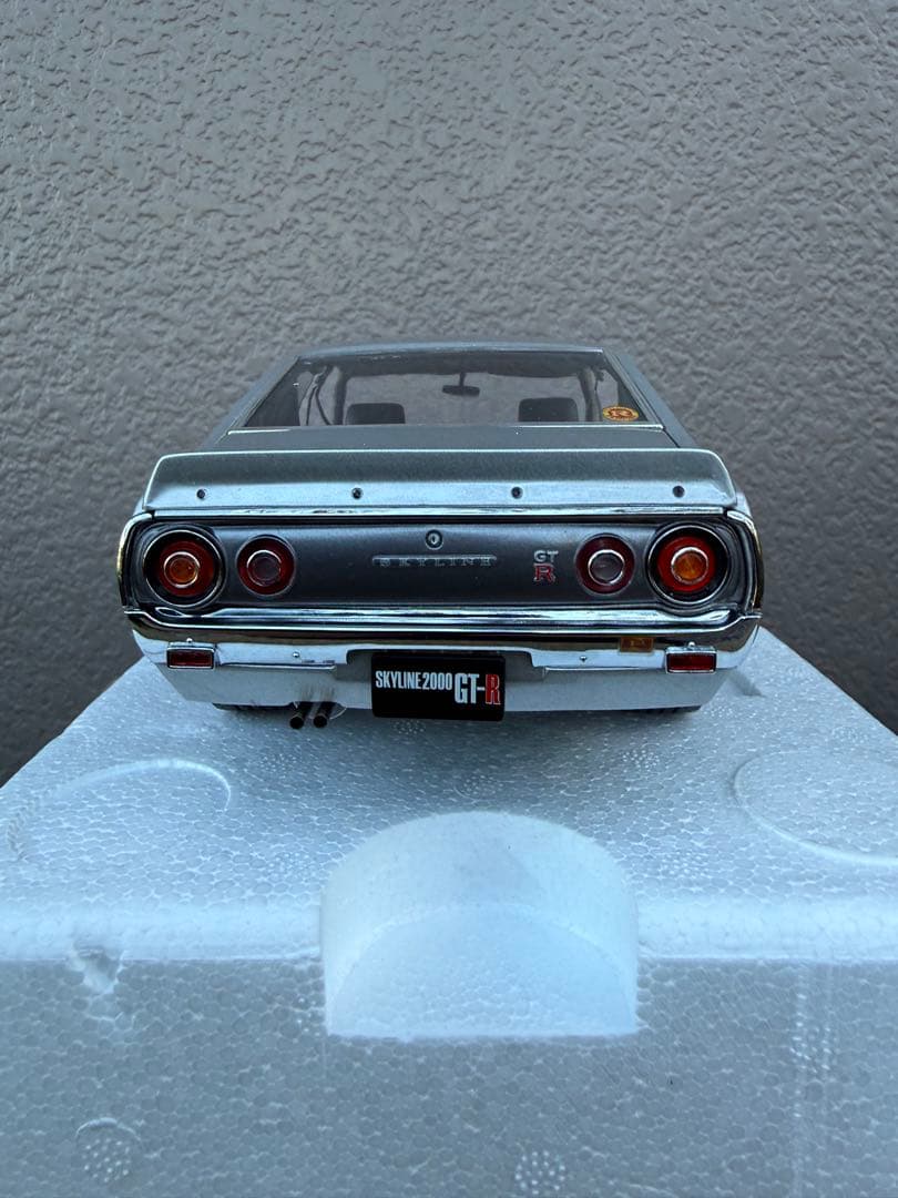京商NISSAN SKAYINE 2000GT-R(KPGC-110)シルバー