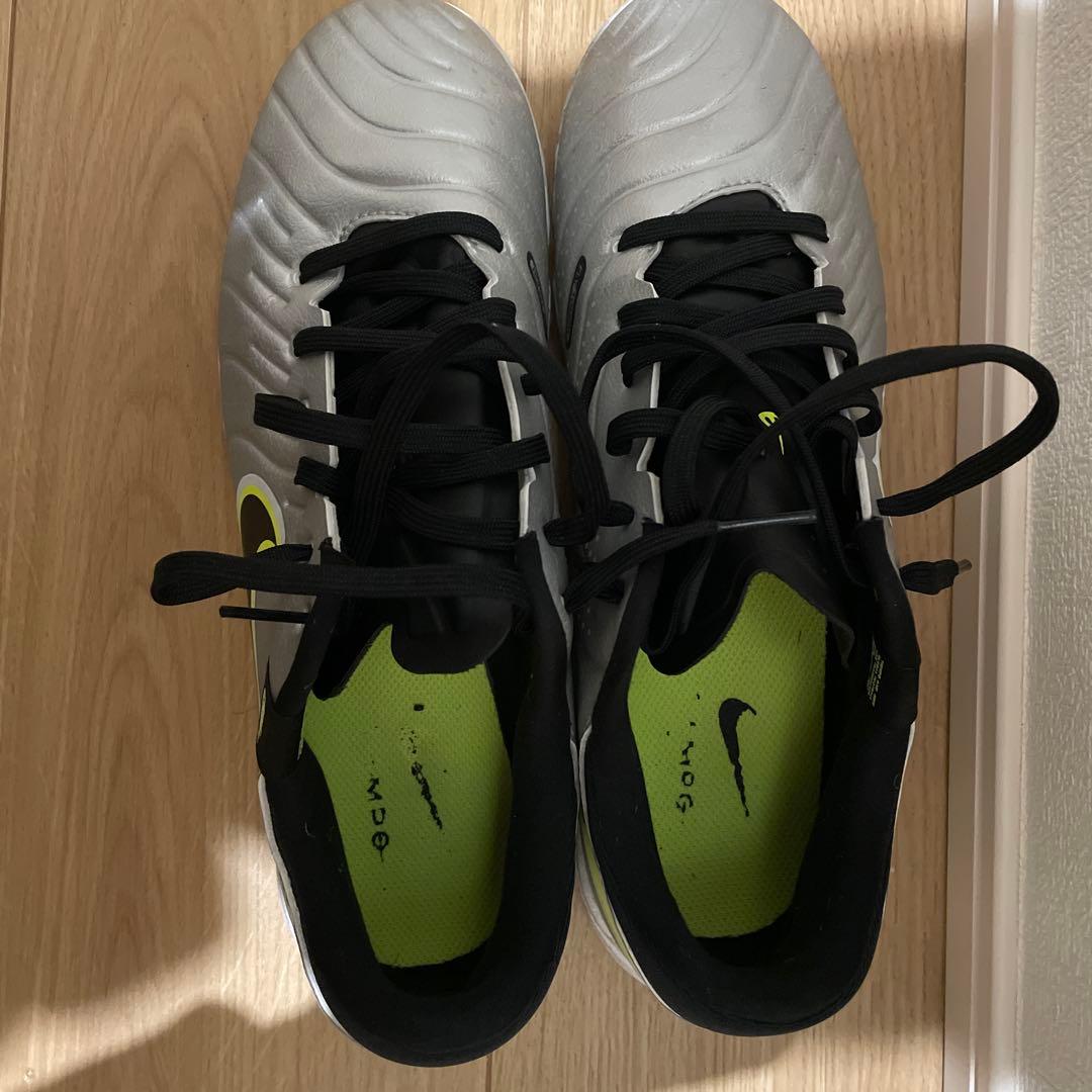 Nike Tiempo シルバー　ティェンポ
