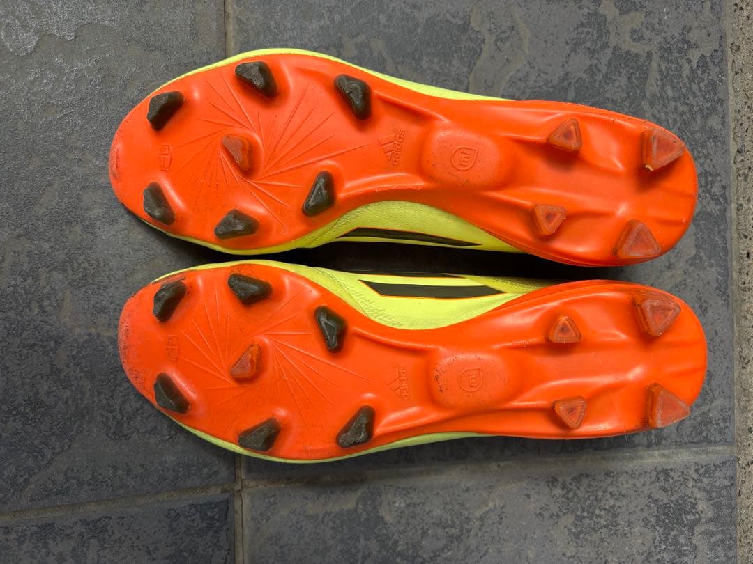 アディダスサッカースパイク　アディゼロ F50 27センチ