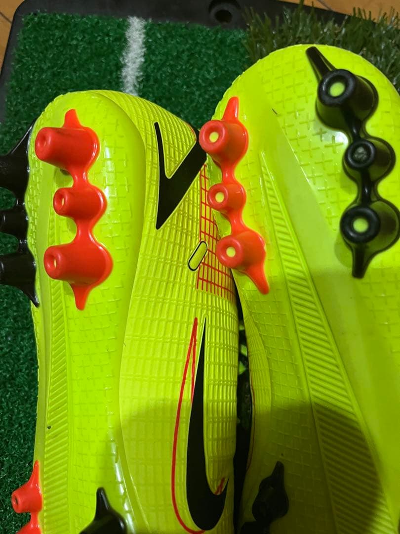 Nike サッカー　スパイクシューズ イエロー/オレンジ　人工芝用