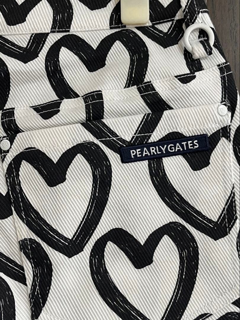 新品未使用PEARLY GATES パーリーゲイツ落書きハート柄　パンツSサイズ
