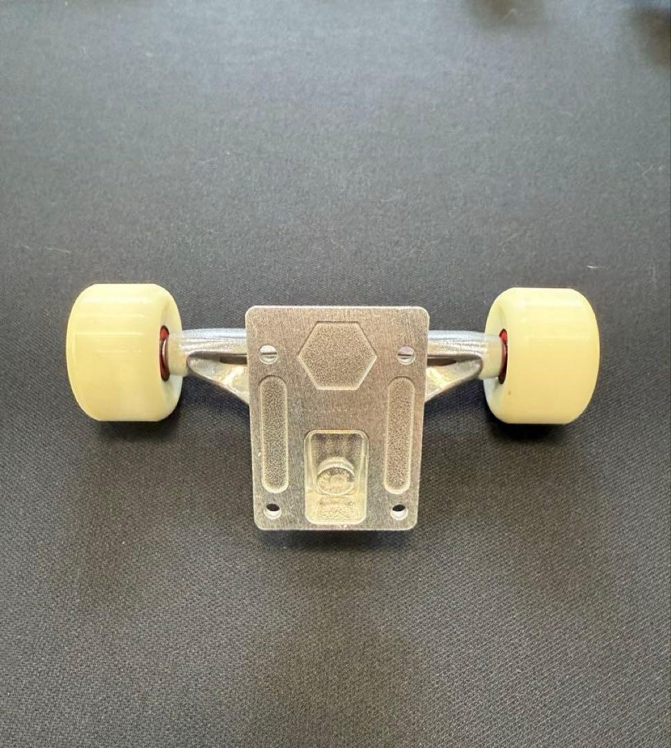 スケートボード用ウィール&トラック ３セ ットまとめ売り