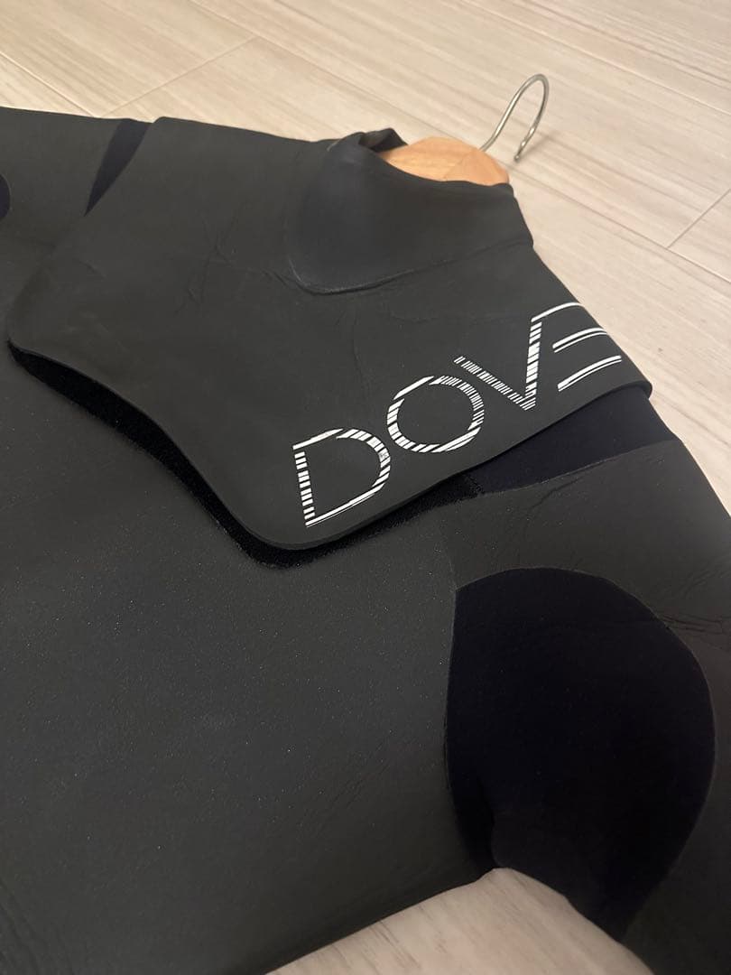 DOVE ブラック リミテッド・ノンジップ・セミドライ（5×3mm）
