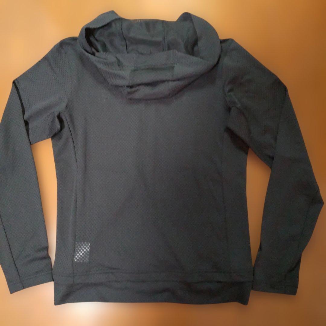 バボラ　Babolat 新品 パーカーとスコートの2点セット
