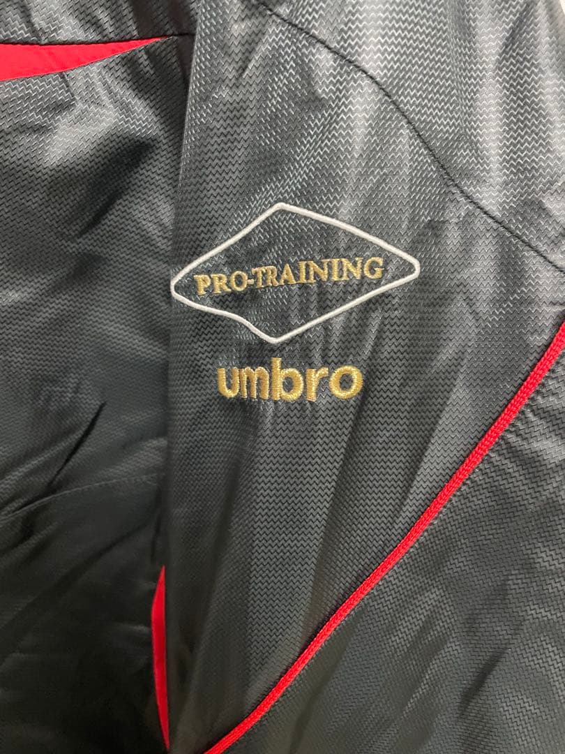 umbro プロトレーニング ピステ上下 黒/赤