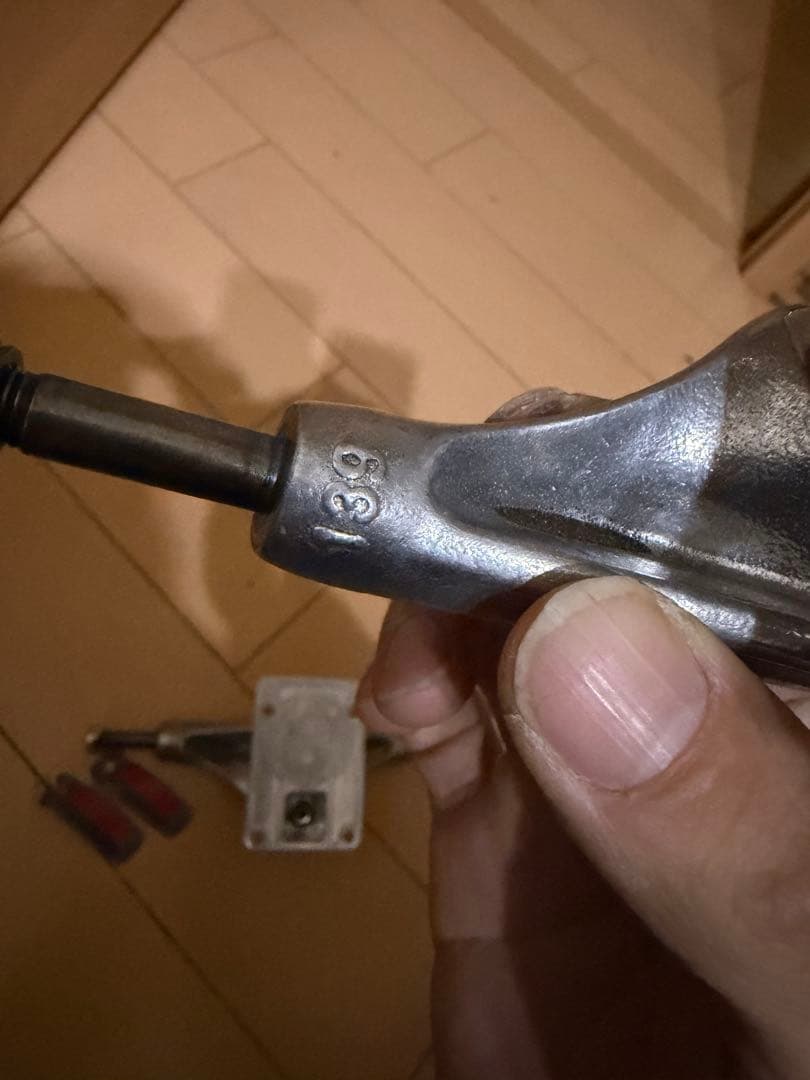 Independent Titanium トラック 139 2個セット