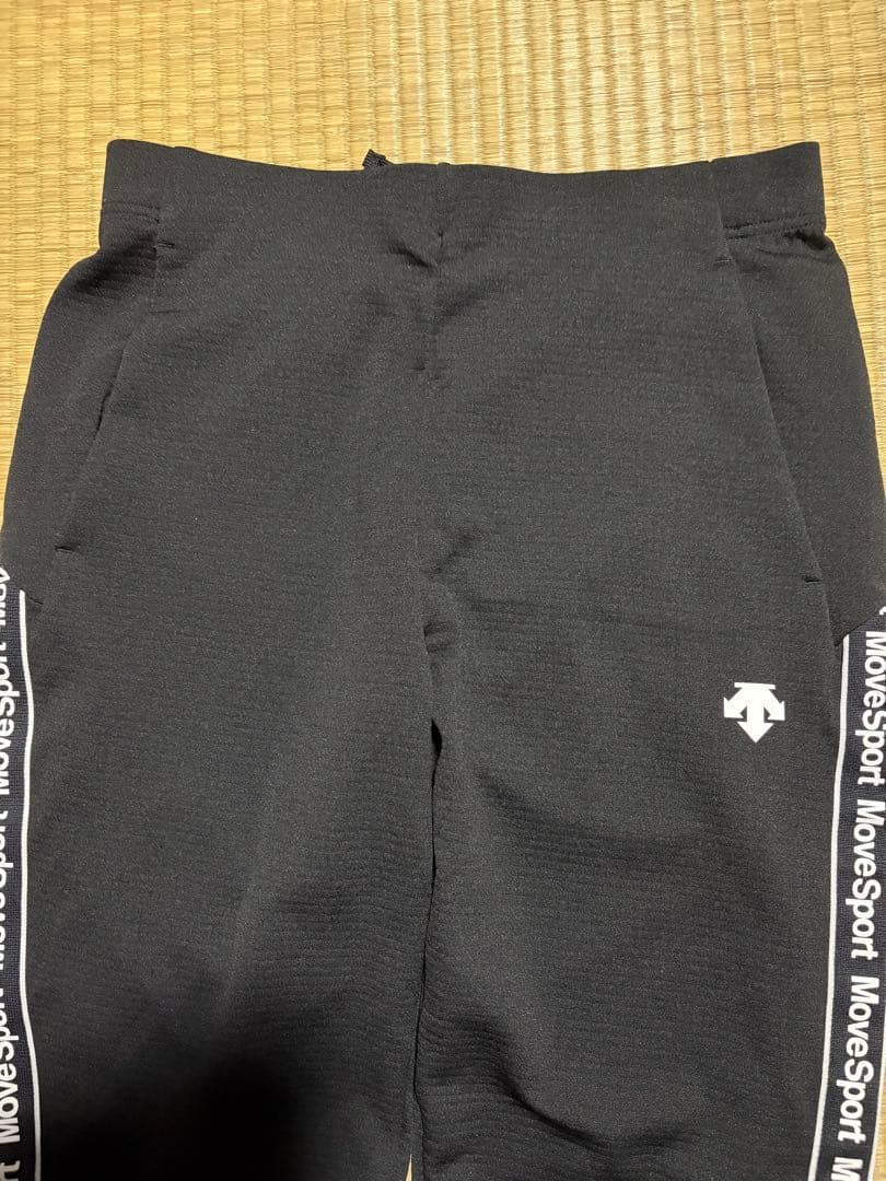 美品　デサント　DESCENTE　トレーニングパンツ　サイドライン　Ｏサイズ