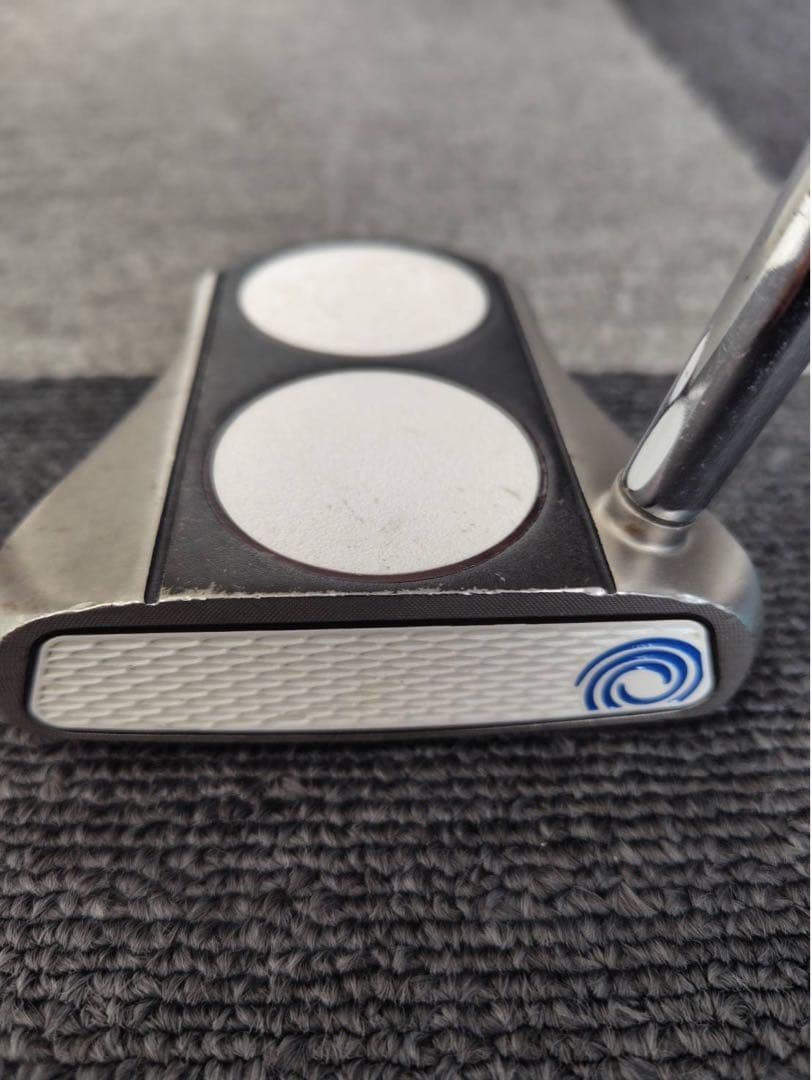 ODYSSEY WHITE HOT 2-BALL V-LINE 33インチパター