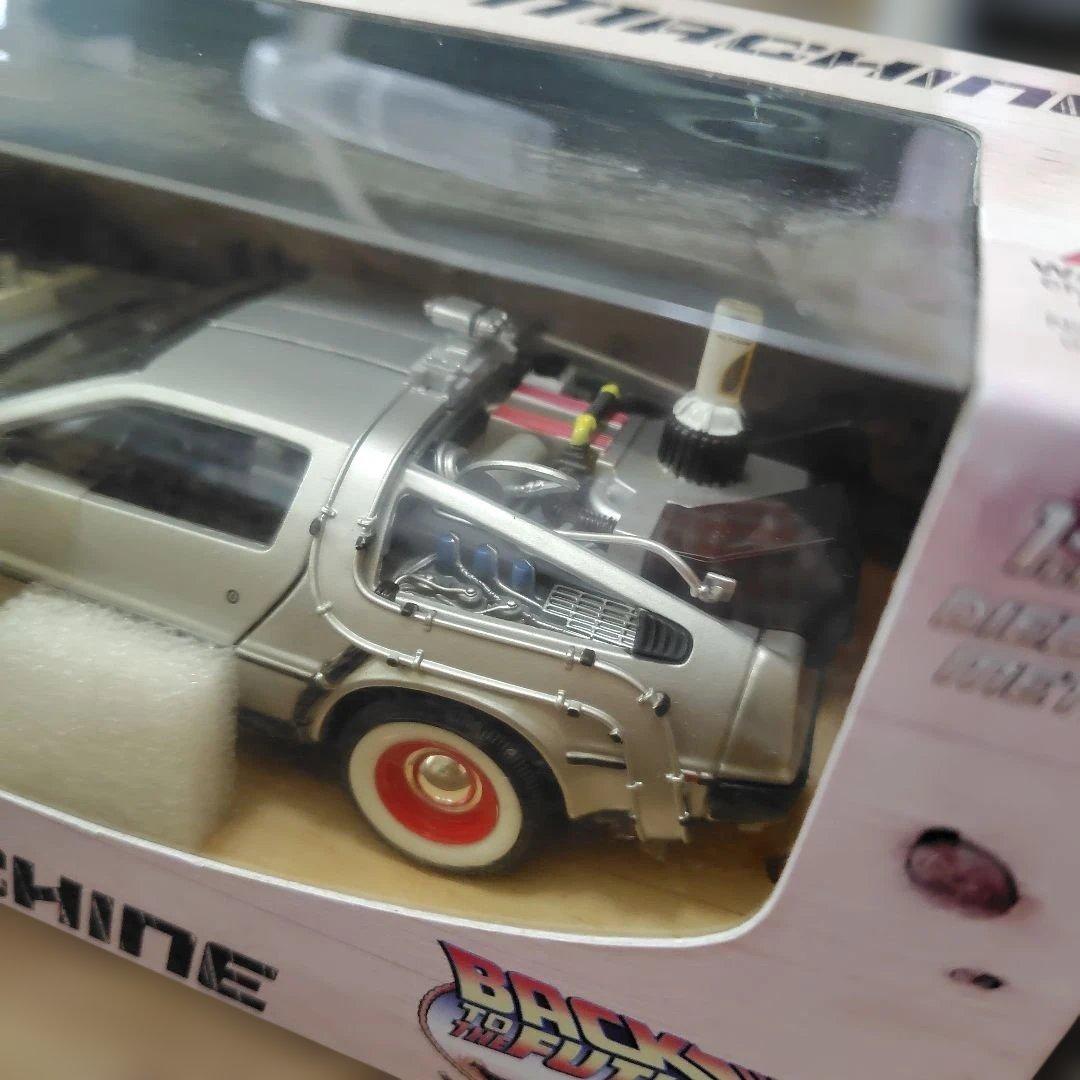 DeLorean Time Machine 1:24　バックトゥーザフューチャ