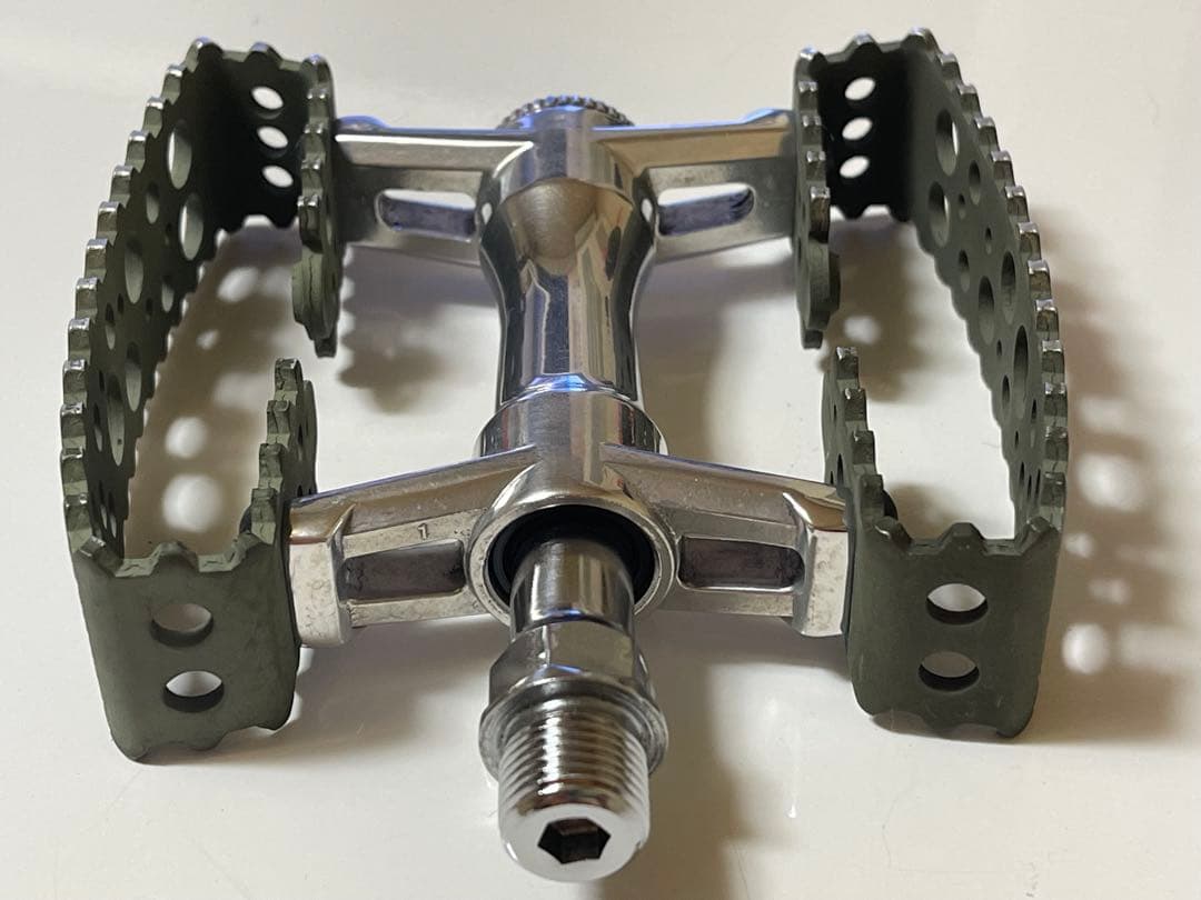 【2022限定カラー】SimWorks Bubbly Pedal Olive