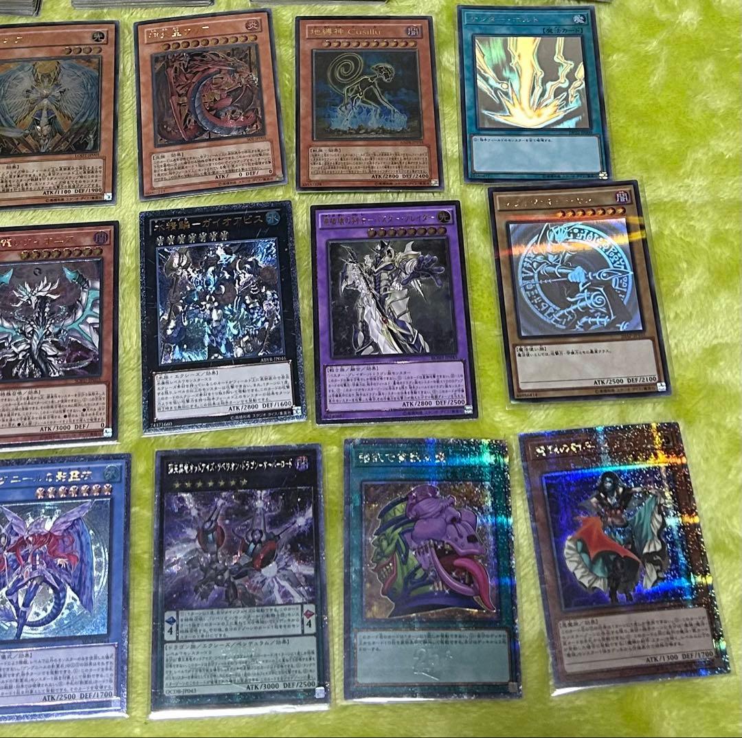 遊戯王カード　まとめ売り　2期ノーマル、レリーフ、ホロ、再録など　合計約240枚