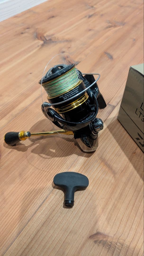 送料込み　23DAIWA LEGALIS LT3000D-C スピニングリール
