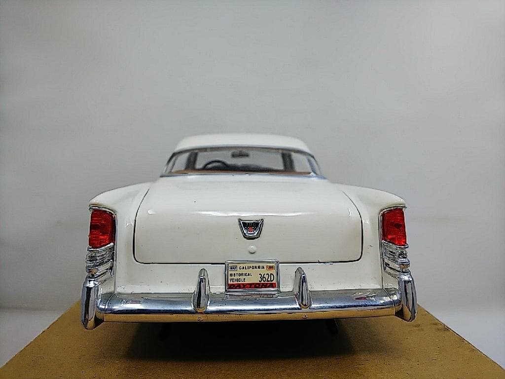 マイスト 1/18 クライスラー 300B (1956) ダイキャストモデルカー