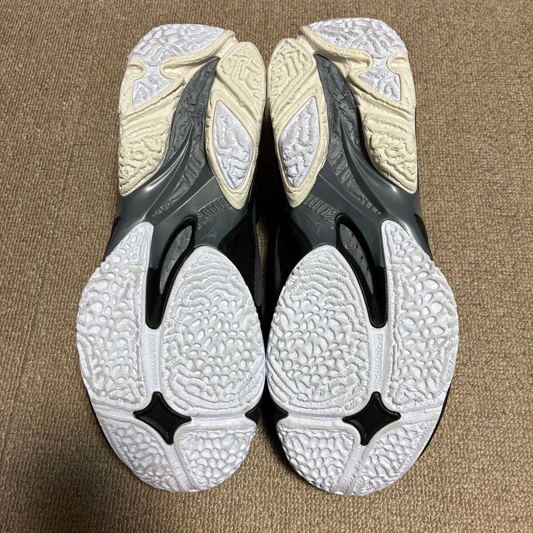 【極美品】Mizuno ウェーブライトニングZ8 27.0cm WIDE