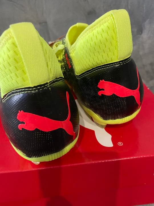 新品未使用品　puma プーマ　サッカー　スパイク　28.0cm イエロー
