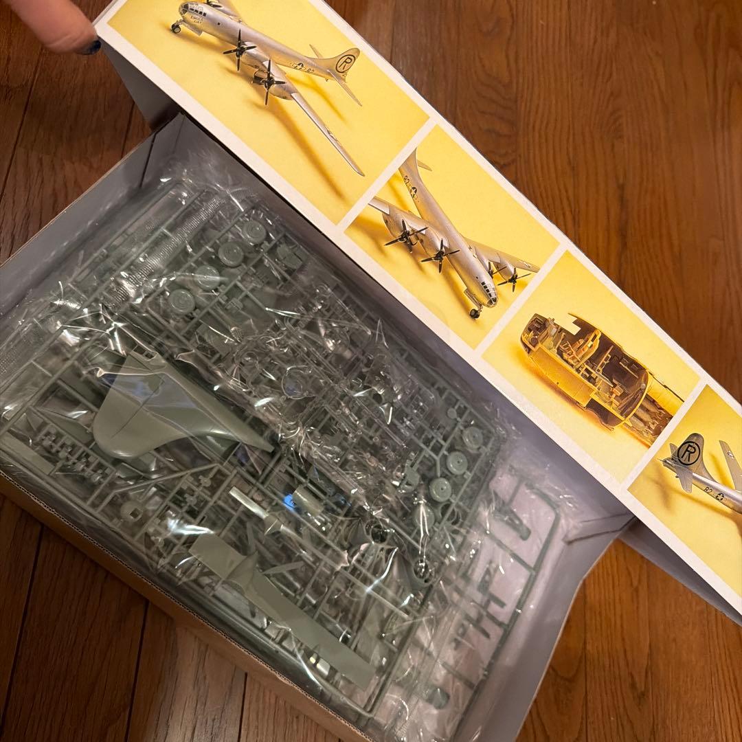 航空機・ヘリコプター Boeing B-29A Superfortress EnolaGay 1/72