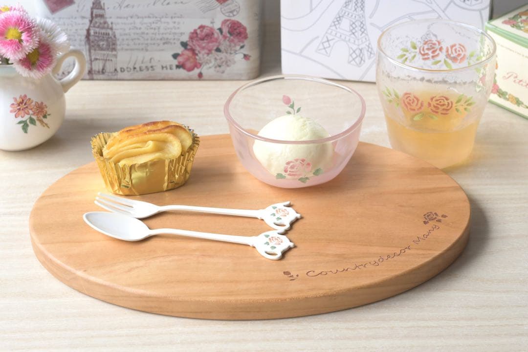 マニーローズ ウッド　カッティングボード　まな板　山桜の木　新品
