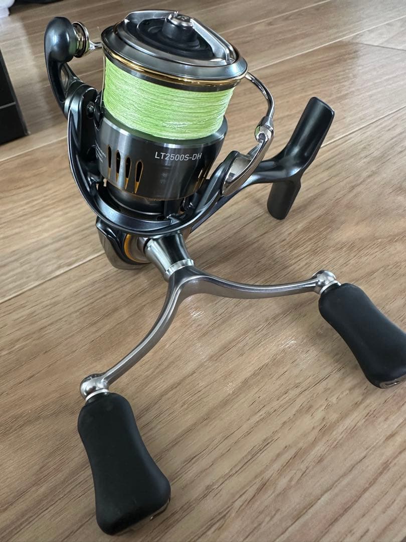 23エアリティ　DAIWA LT2500S-DH スピニングリール