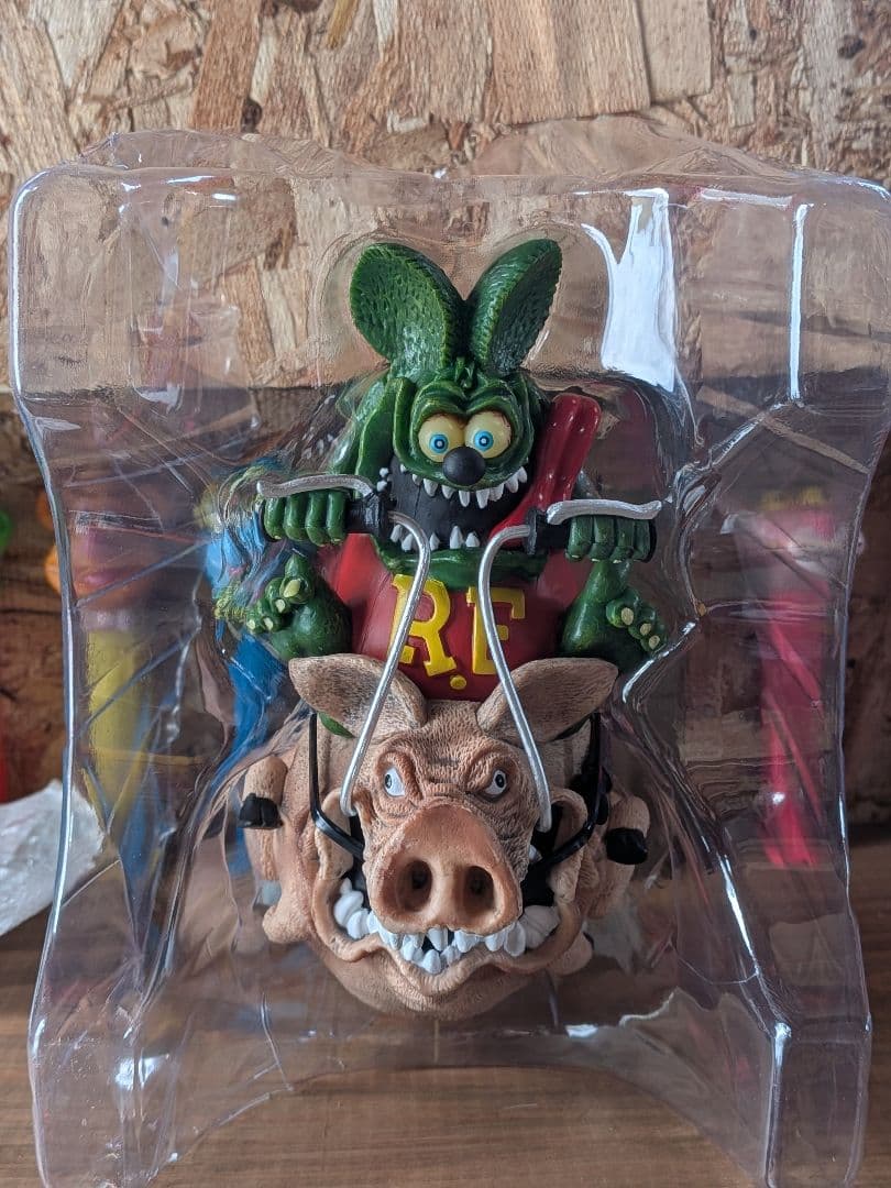 Rat Fink フィギュア 、フラッグ