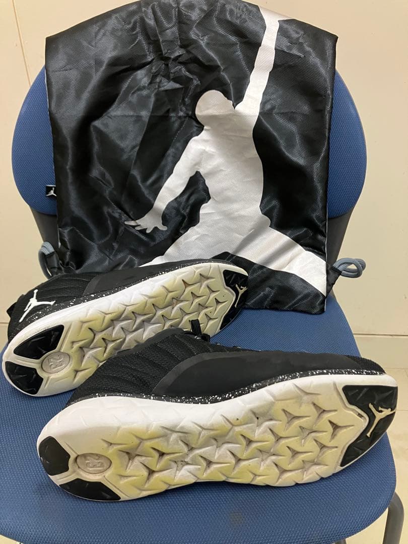 Jordan バスケットボールシューズ ブラック & ジョーダンジムサック巾着