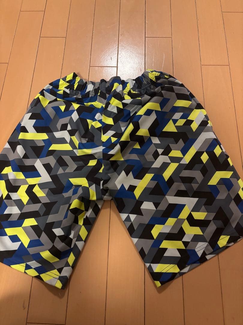 た*ゃ様 YONEX 幾何学模様 パンツ L 廃盤