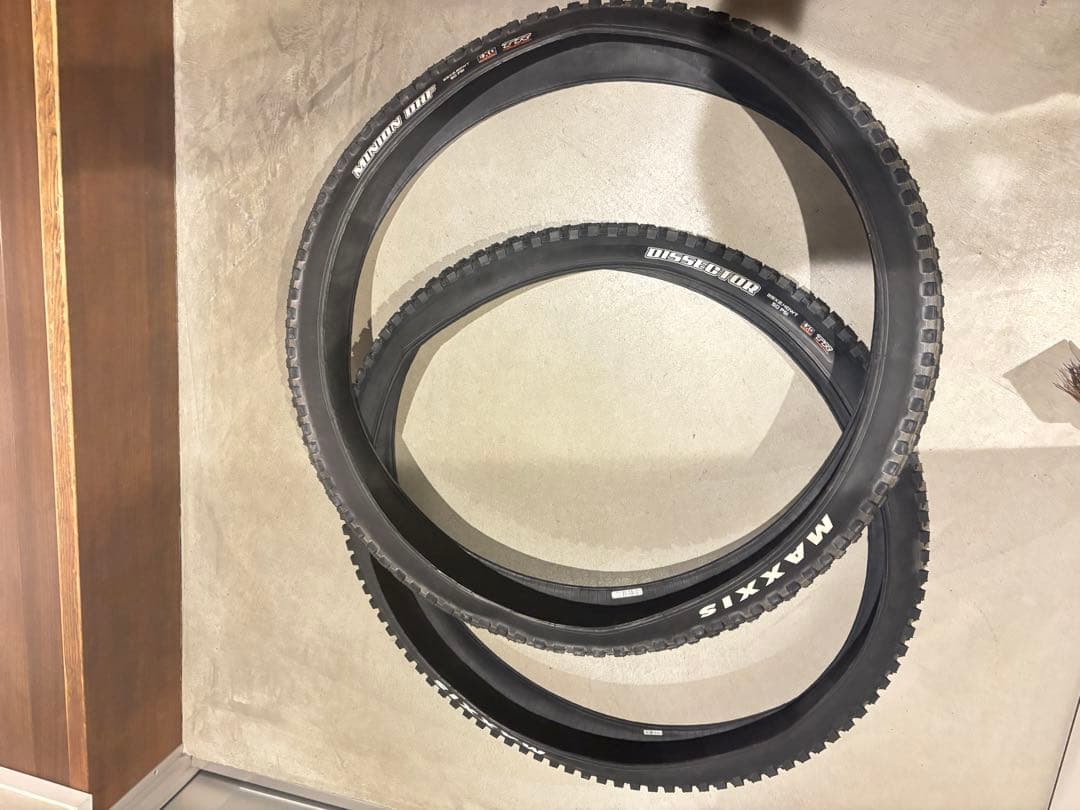 マキシスMAXXISミニオン＆ディセクタ―セット29インチタイヤ2本 MTB