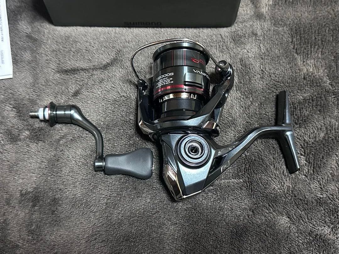 SHIMANO 24 VANFORD C2000S スピニングリール