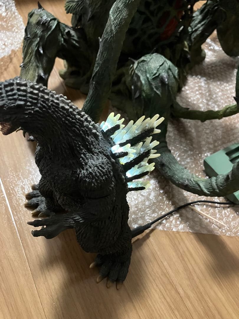 ゴジラ　ビオランテ　発光　東宝大怪獣シリーズ