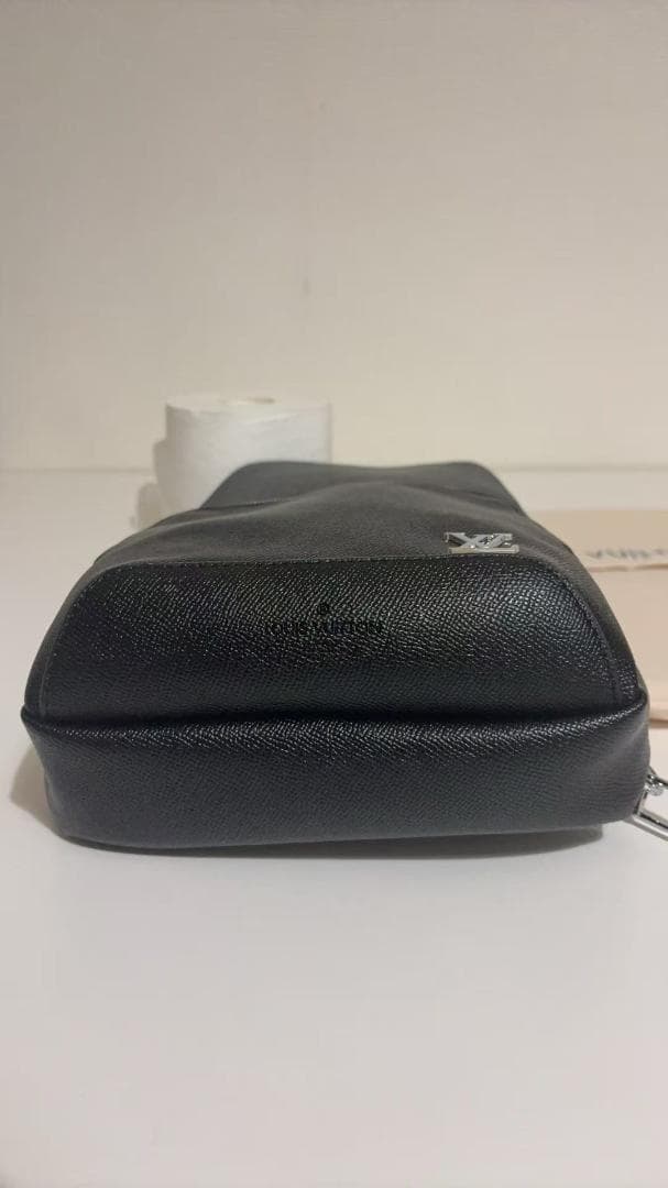 M30443 アヴェニュー ブラック ショルダー