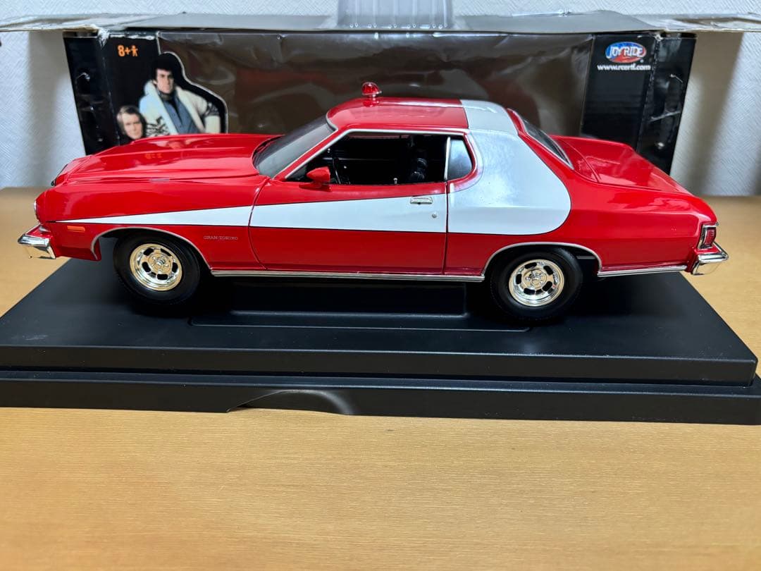 1/18 FORD GRAN TORINO 刑事スタスキー&ハッチ